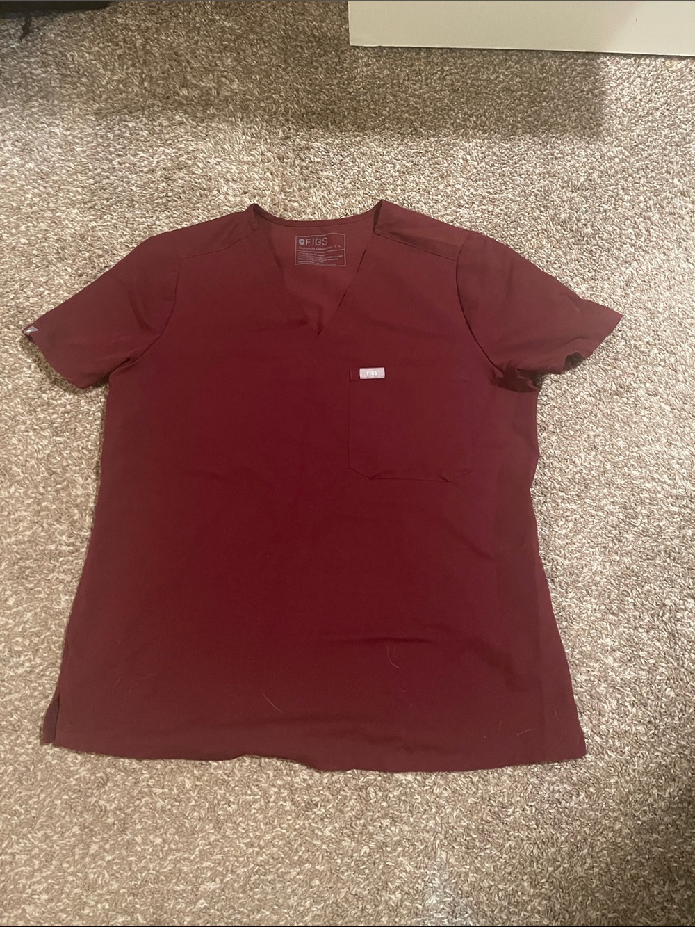 Figs Women's V-Neck Scrub Top in Burgundy